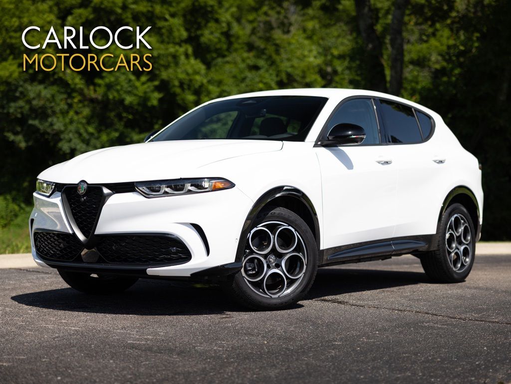 Milano White 2025 Alfa Romeo Tonale SUV / Crossover All-Wheel Drive 9-Speed Automatic
