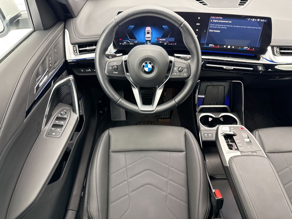 Thumbnail: 2025 BMW X1 - 10