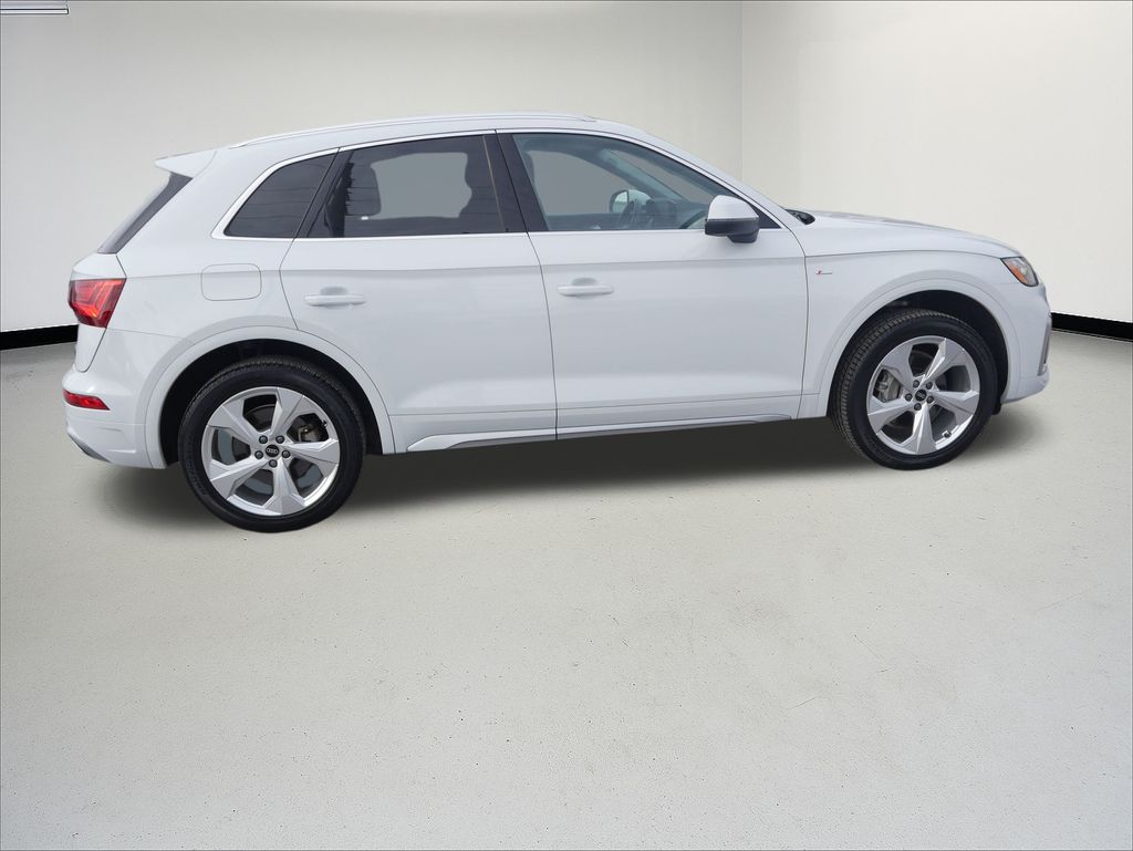 Thumbnail: 2022 Audi Q5 - 6