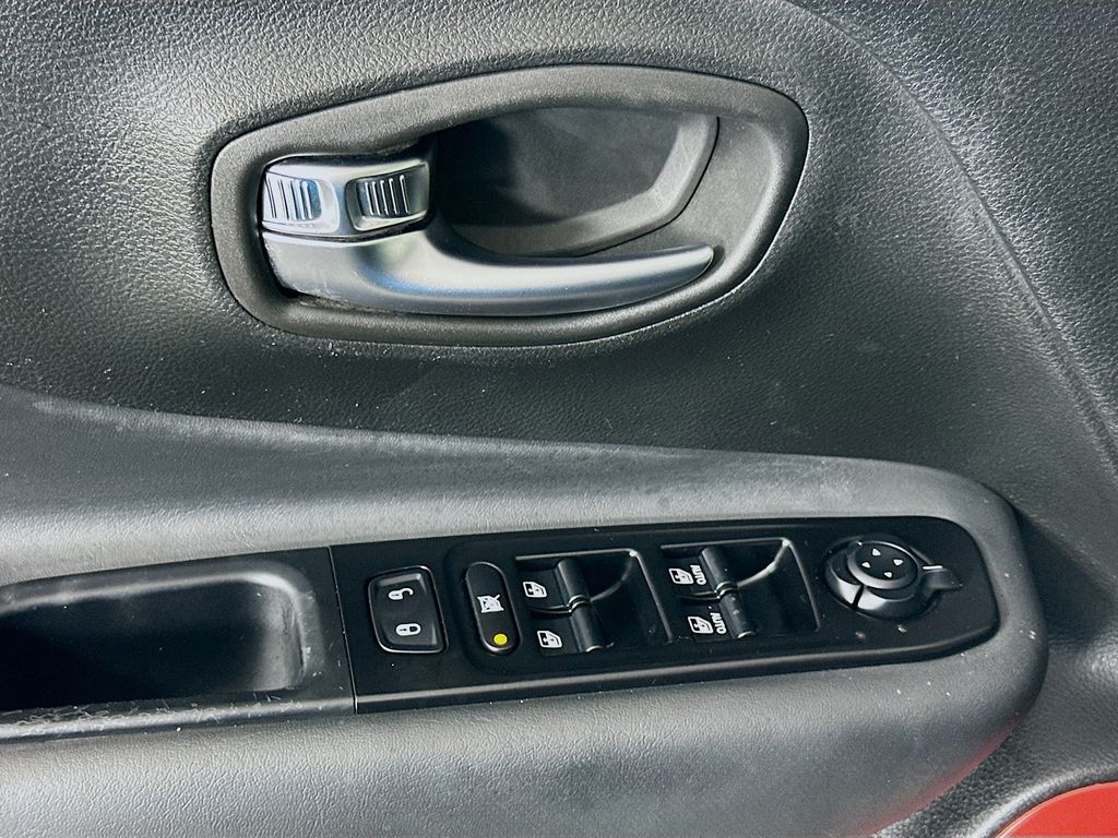 Thumbnail: 2021 Jeep Renegade - 18