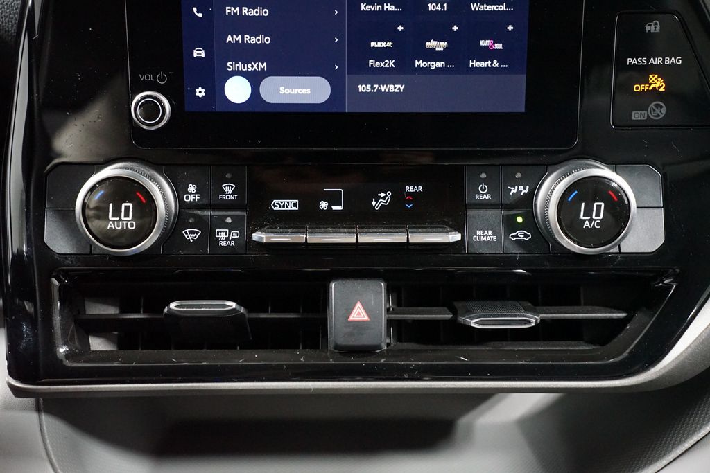 Thumbnail: 2024 Toyota Highlander - 20