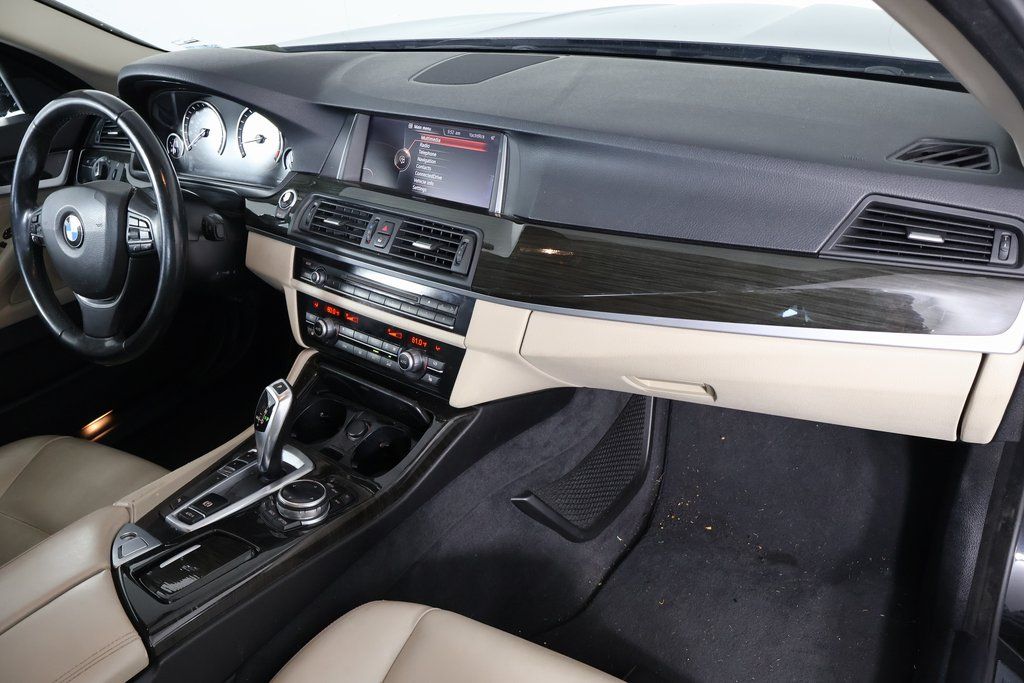 Thumbnail: 2015 BMW 5 Series - 7