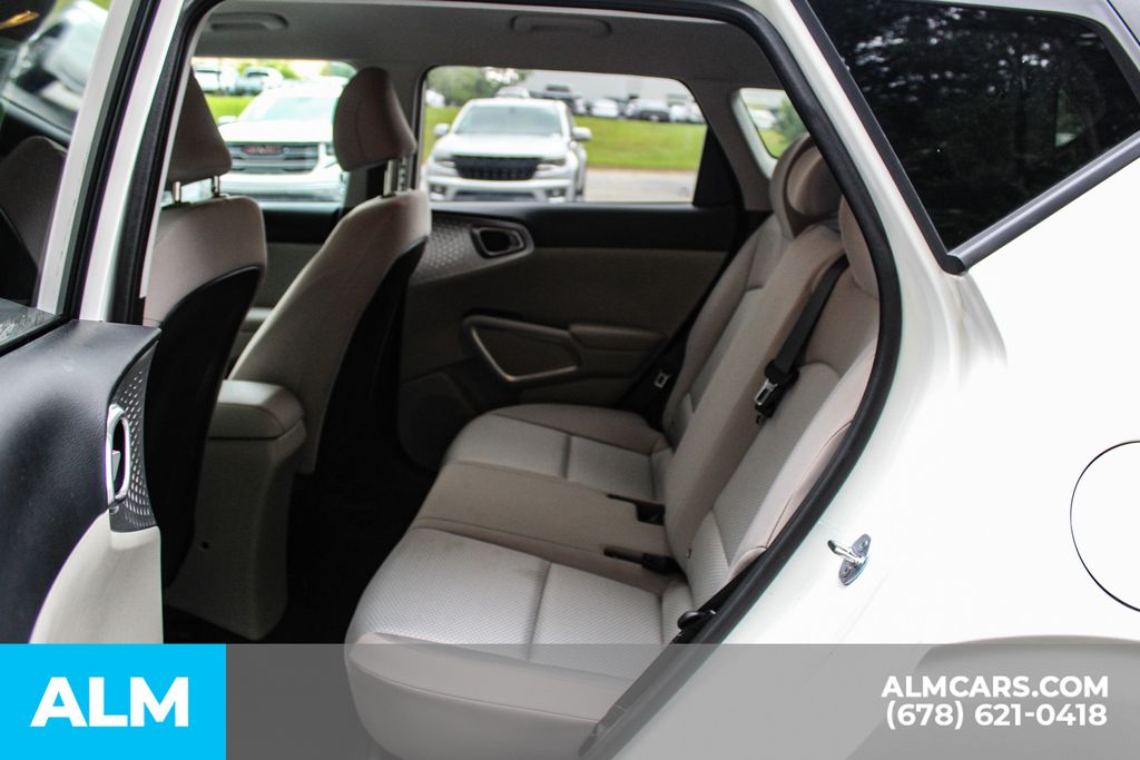 Used 2025 White Kia LX image 17