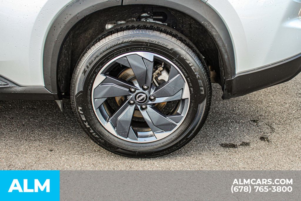 Used 2025 Silver Nissan SV image 15