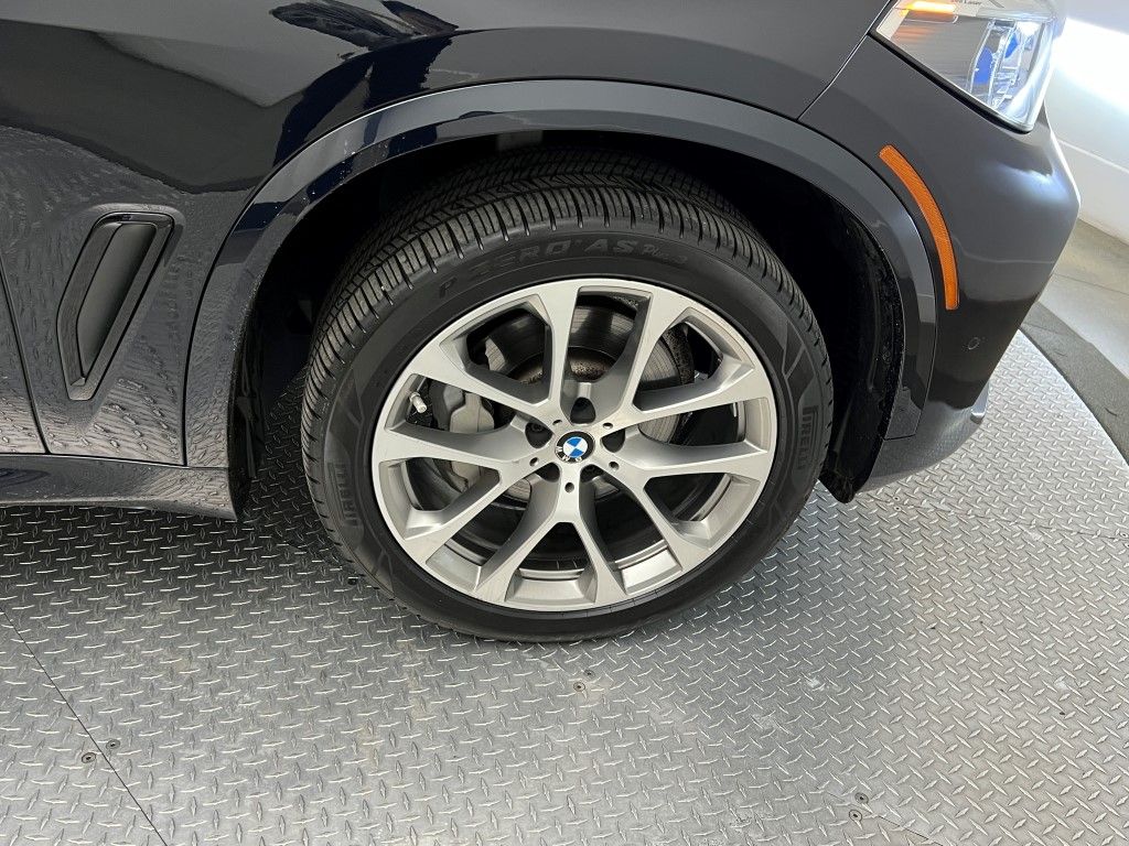 Thumbnail: 2023 BMW X5 - 12