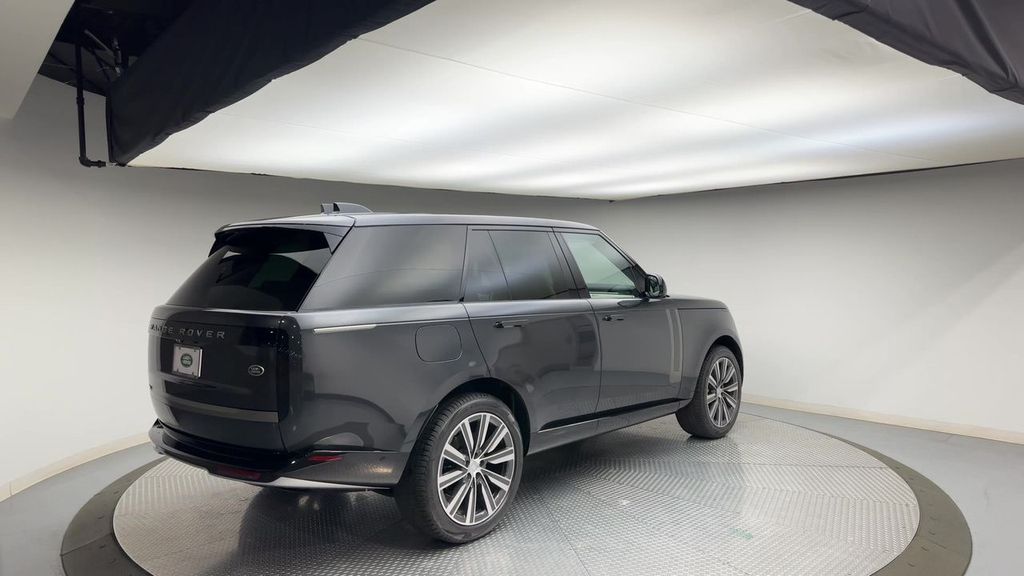 Thumbnail: 2023 Land Rover Range Rover - 10