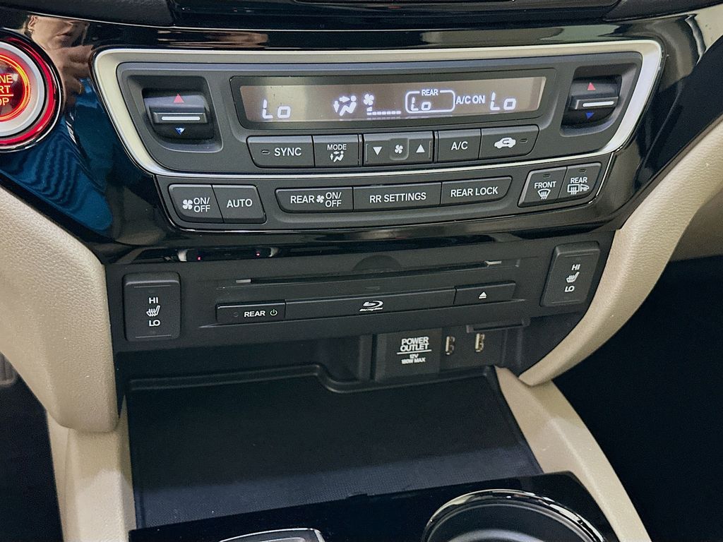 Thumbnail: 2016 Honda Pilot - 15