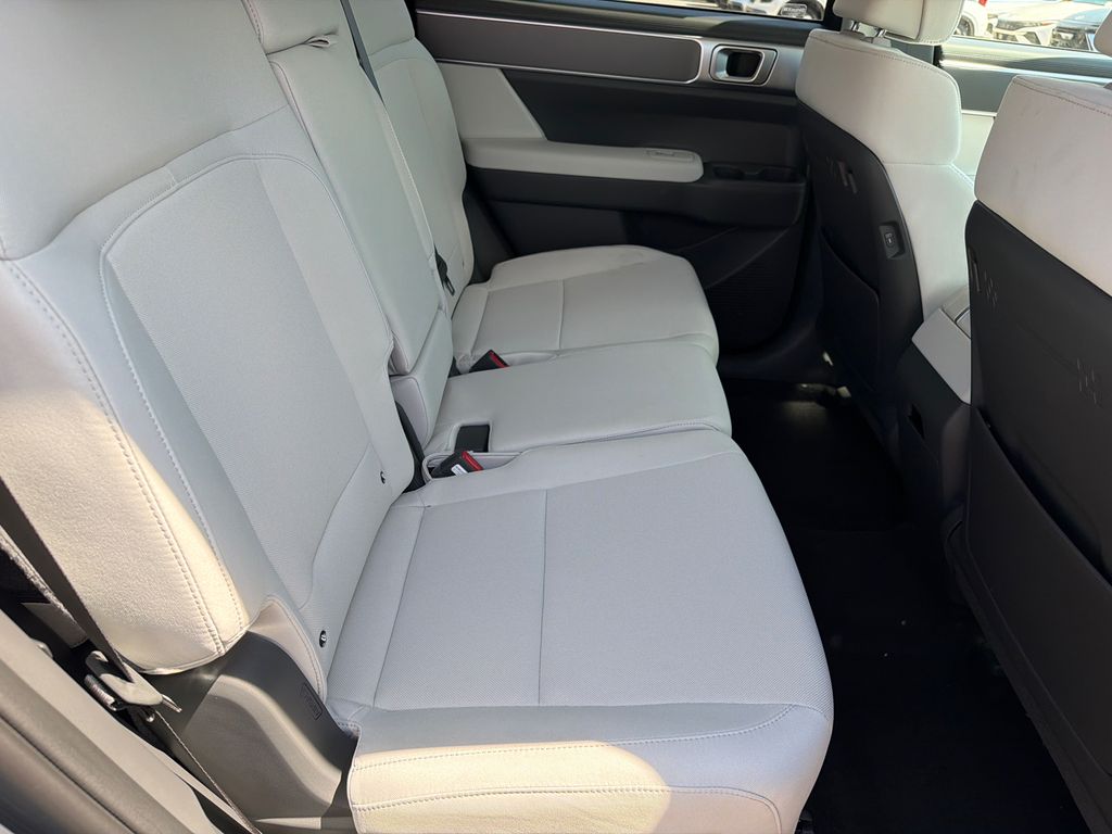 New 2027 Gray Hyundai SE image 16