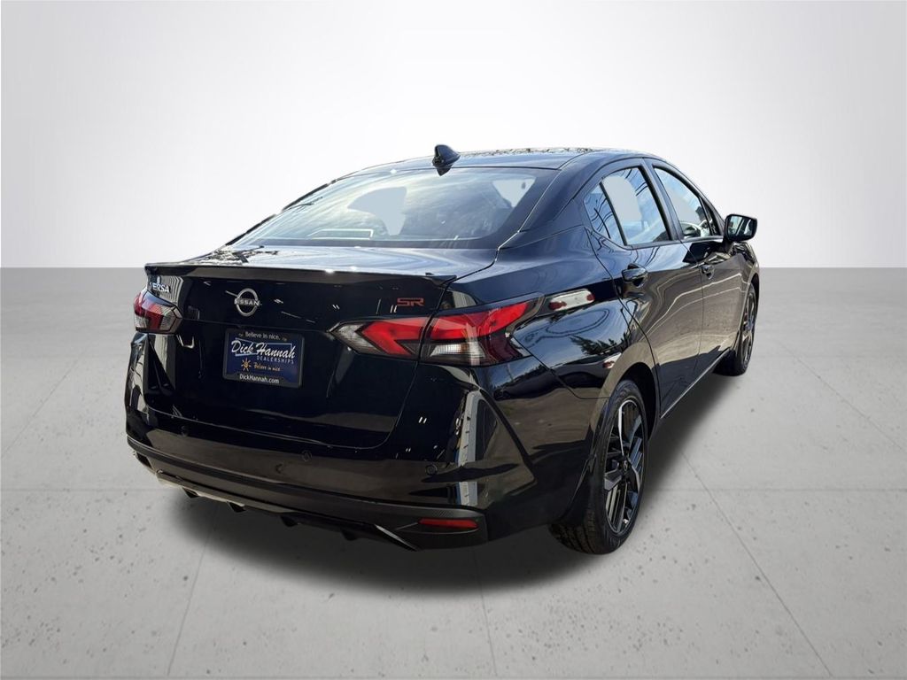 2025 Nissan Versa 1.6 SR