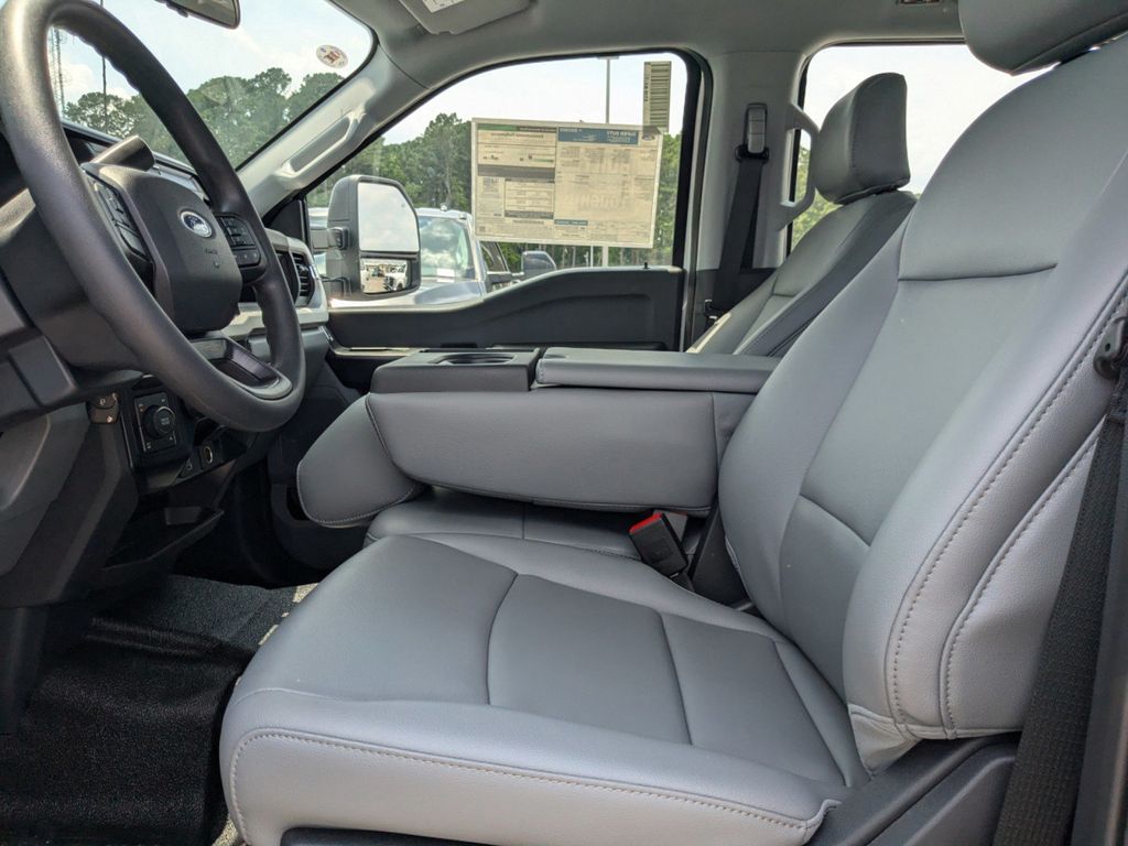 2025 Ford F-250 Super Duty XL