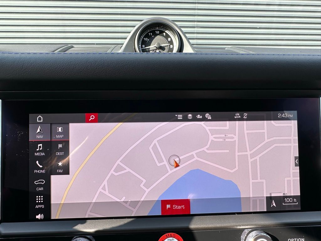 Thumbnail: 2026 Porsche Macan - 31