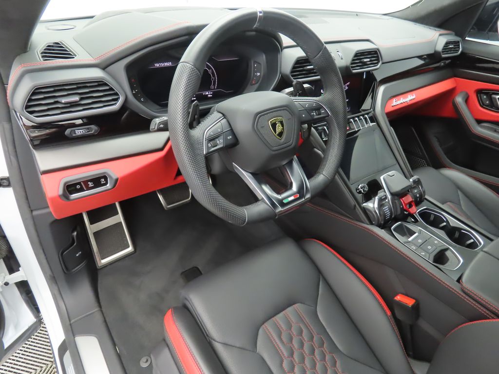 Thumbnail: 2023 Lamborghini Urus - 9