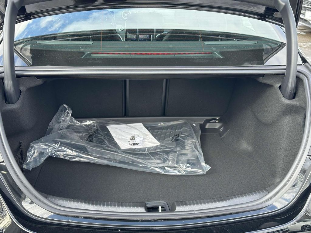 2025 Mercedes-Benz C-Class C 300 17