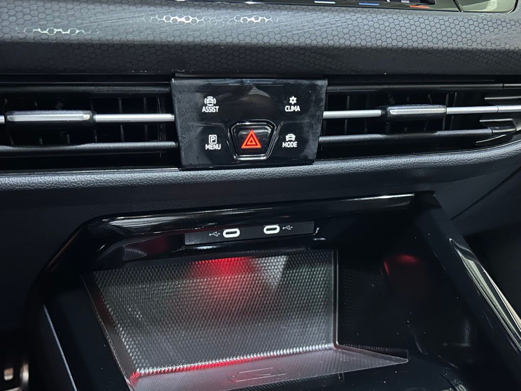 Used 2024 Reflex Silver Volkswagen SE image 19