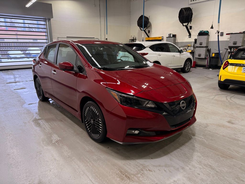 Thumbnail: 2023 Nissan Leaf - 7