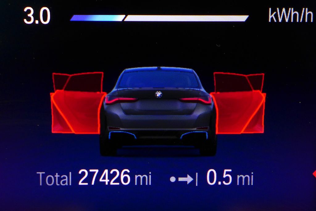 Thumbnail: 2023 BMW i4 - 32