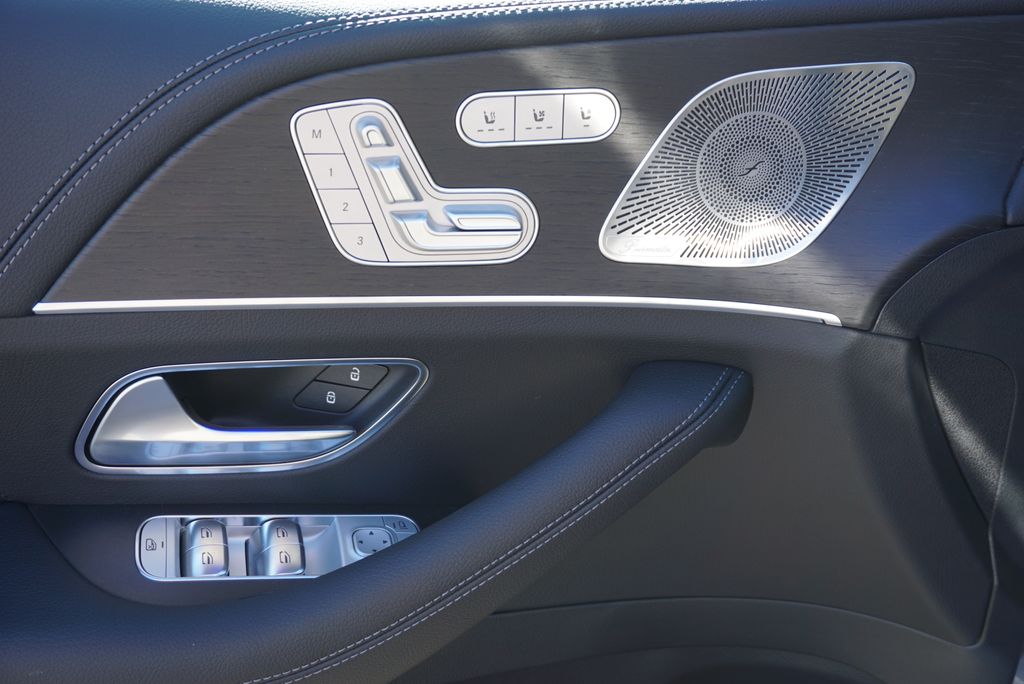 Thumbnail: 2026 Mercedes-Benz GLE - 24