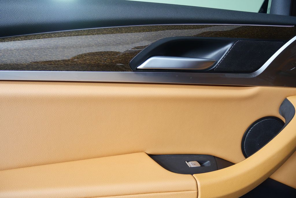 Thumbnail: 2023 BMW X4 - 14