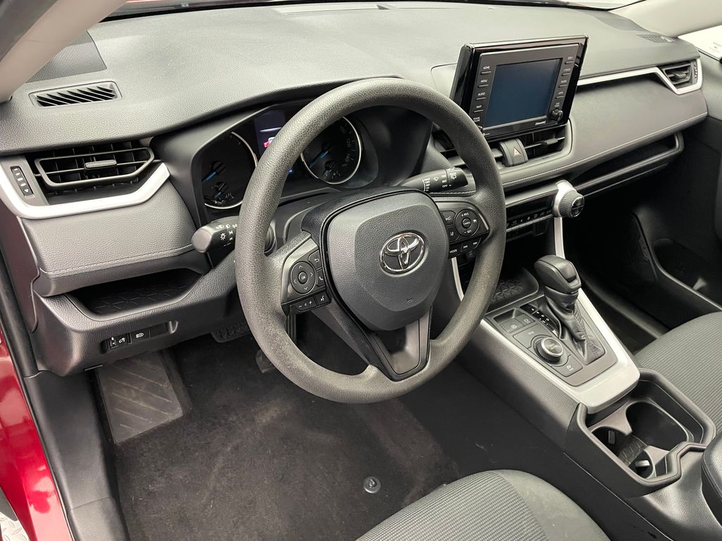 2021 Toyota RAV4 LE 11