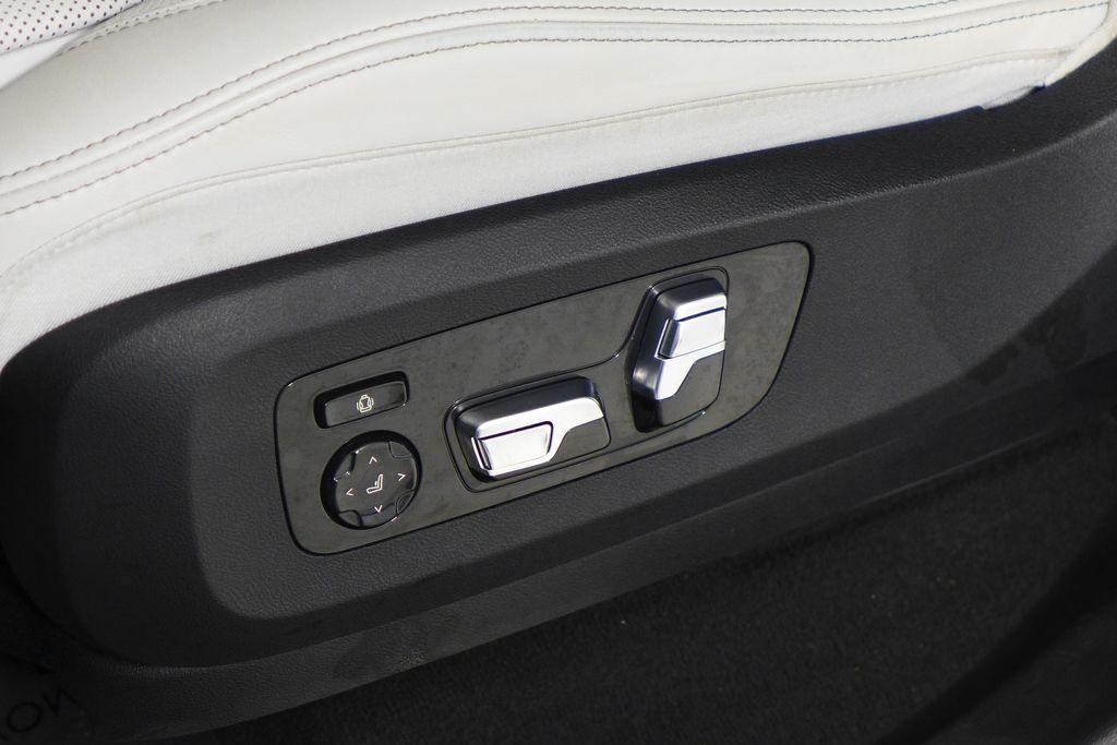 Thumbnail: 2023 BMW X5 - 23