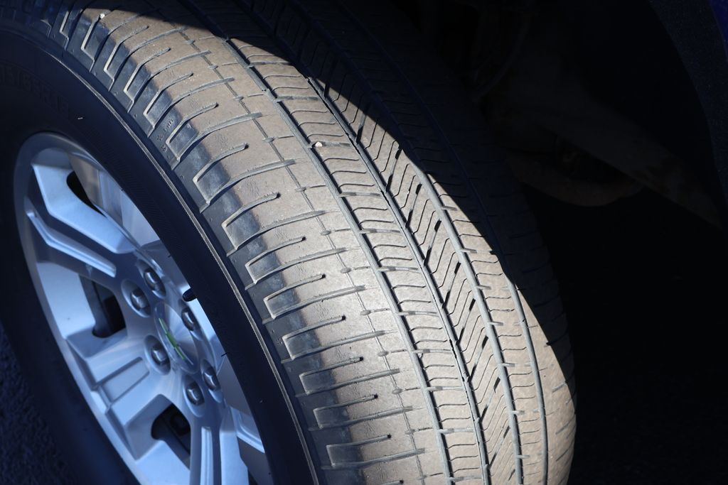 Thumbnail: 2014 Chevrolet Silverado 1500 - 12