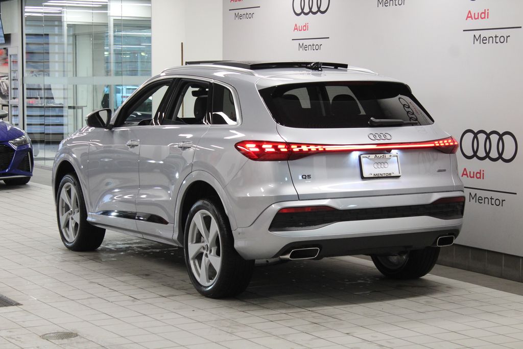 Thumbnail: 2026 Audi Q5 - 4