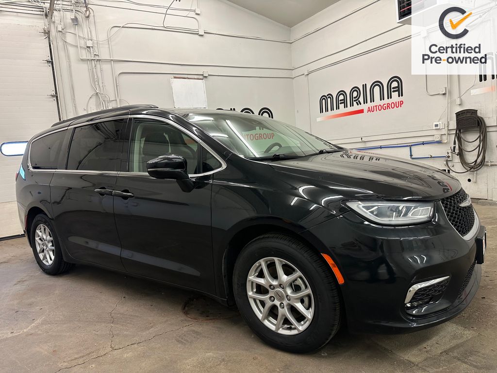 2022 Chrysler Pacifica Negro (Brilliant Black Crystal Pearlcoat) Minivan Tracción delantera 9 velocidades Automática