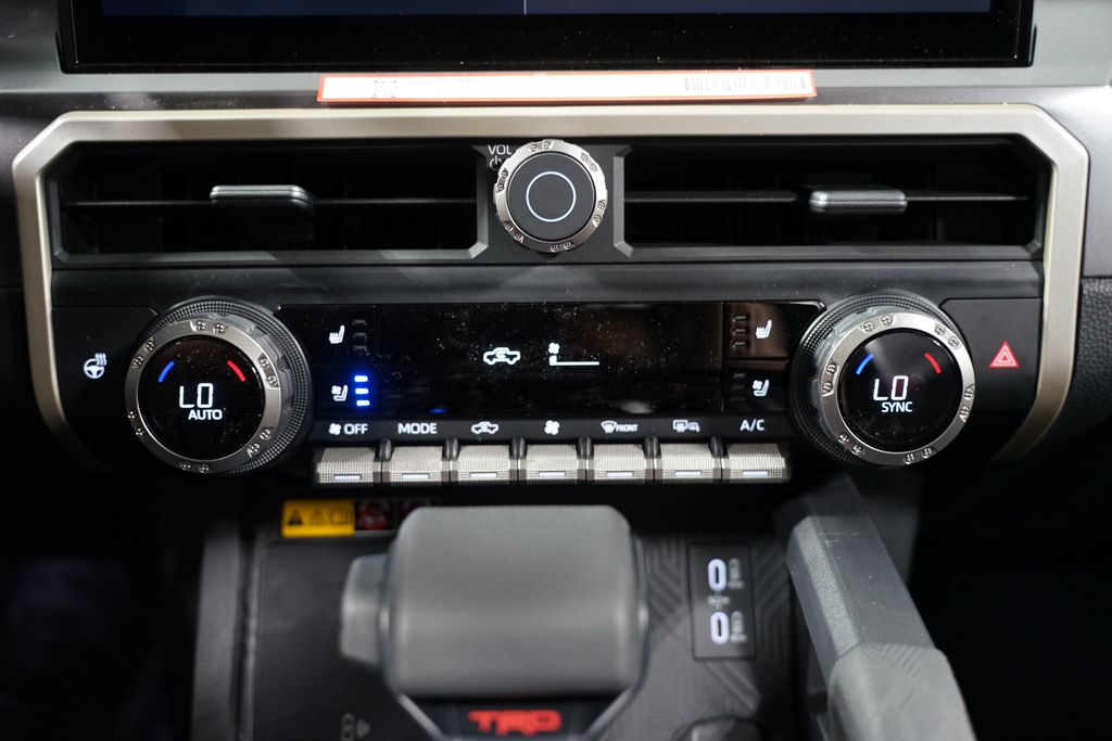 2025 Toyota Tacoma TRD Off-Road 23