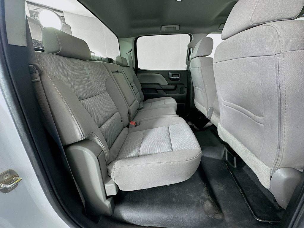 Thumbnail: 2016 Chevrolet Silverado 3500 - 25