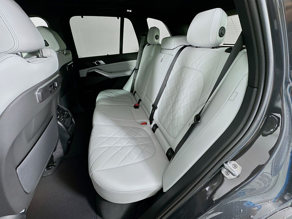 Thumbnail: 2026 BMW X5 - 17