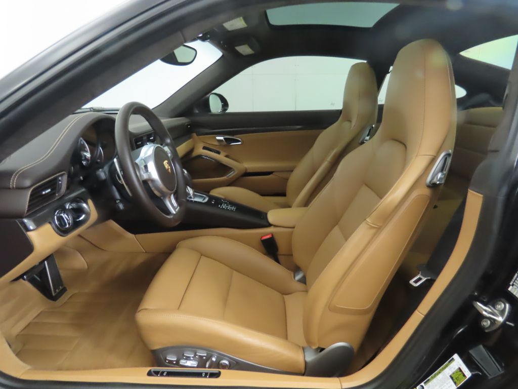 Thumbnail: 2016 Porsche 911 - 20