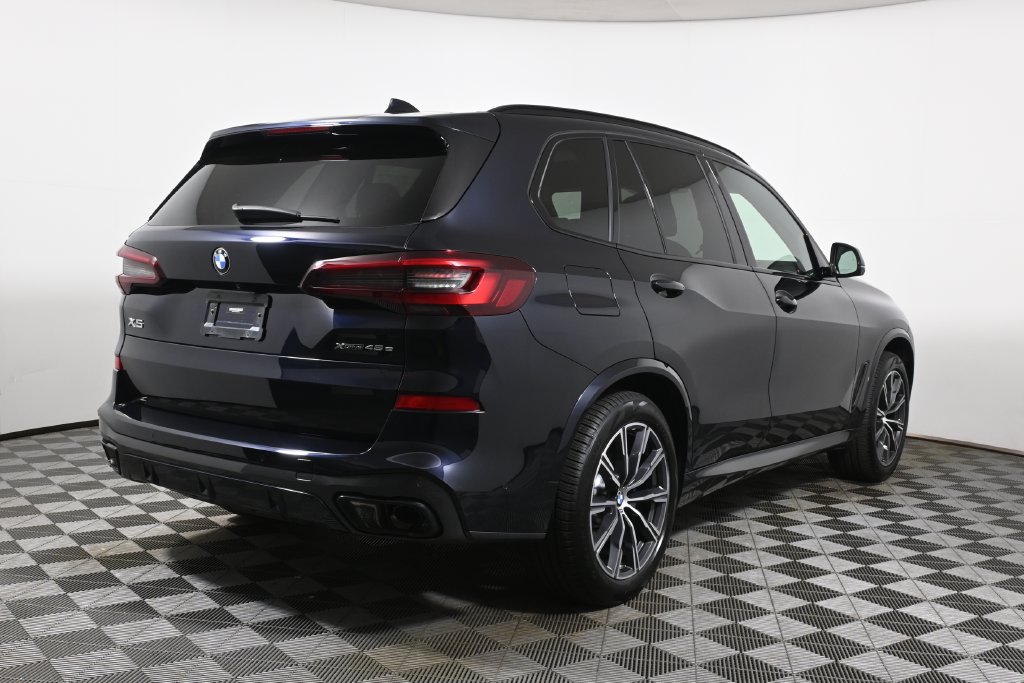 Thumbnail: 2021 BMW X5 - 7