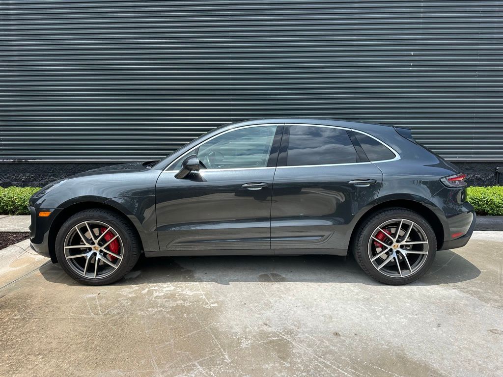 Thumbnail: 2023 Porsche Macan - 2