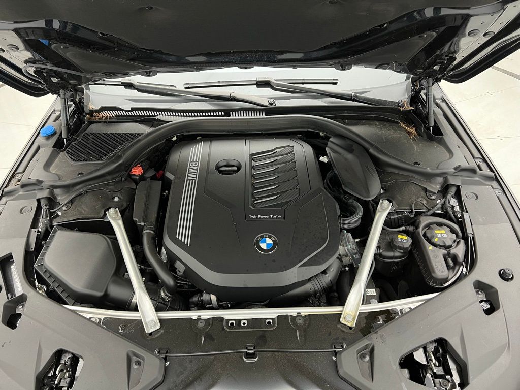 2021 BMW 8 Series 840i 10