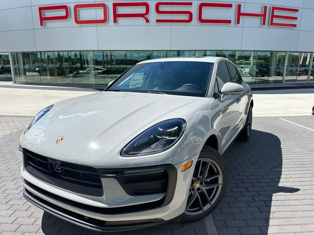 Thumbnail: 2026 Porsche Macan - 1