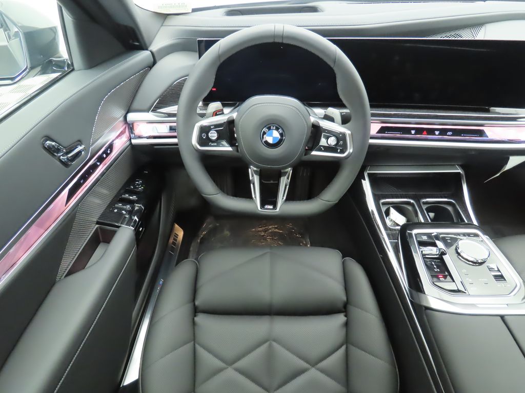 Thumbnail: 2026 BMW 7 Series - 10