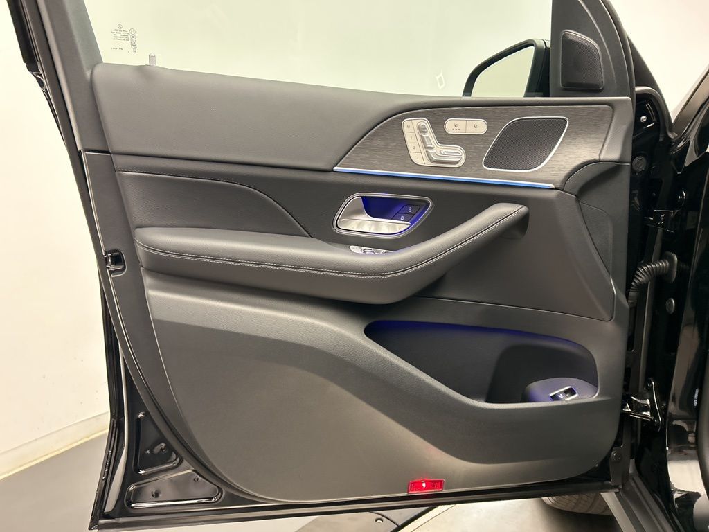 Thumbnail: 2026 Mercedes-Benz GLE - 11