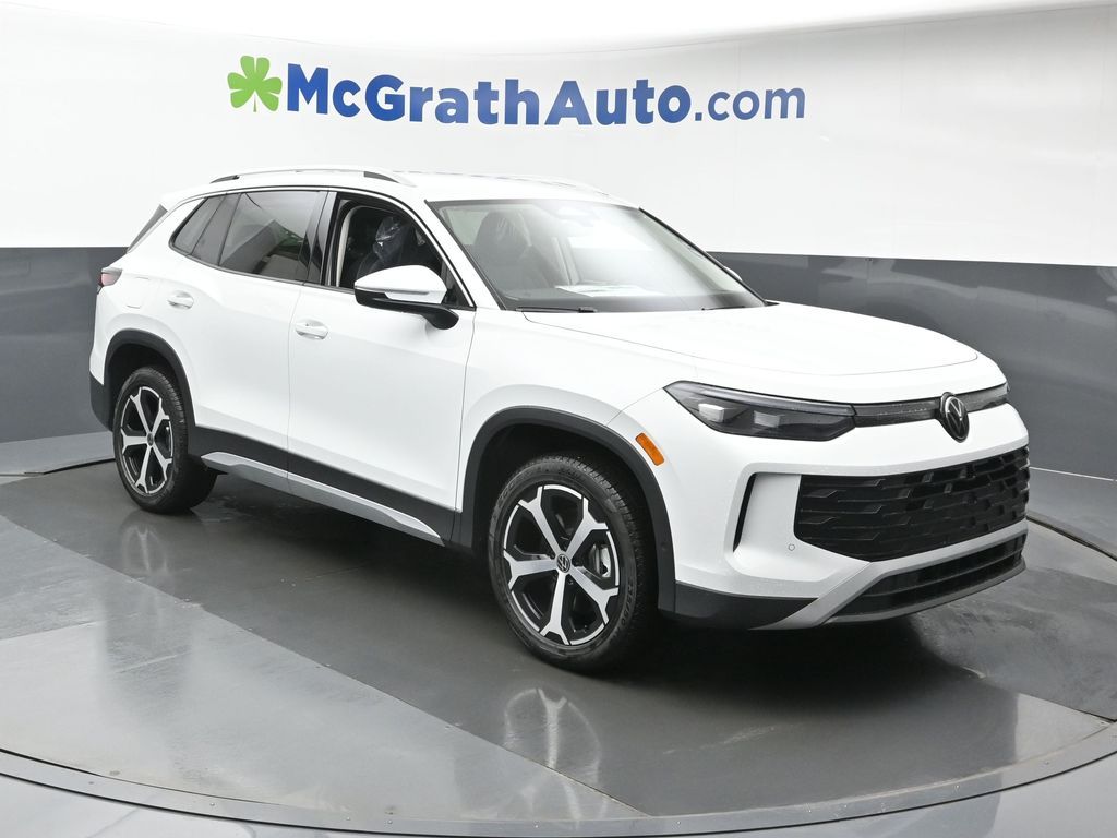 2026 Volkswagen Tiguan SE's photo