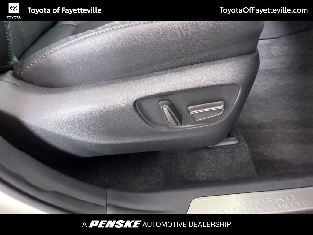 2024 Toyota Grand Highlander Platinum 8