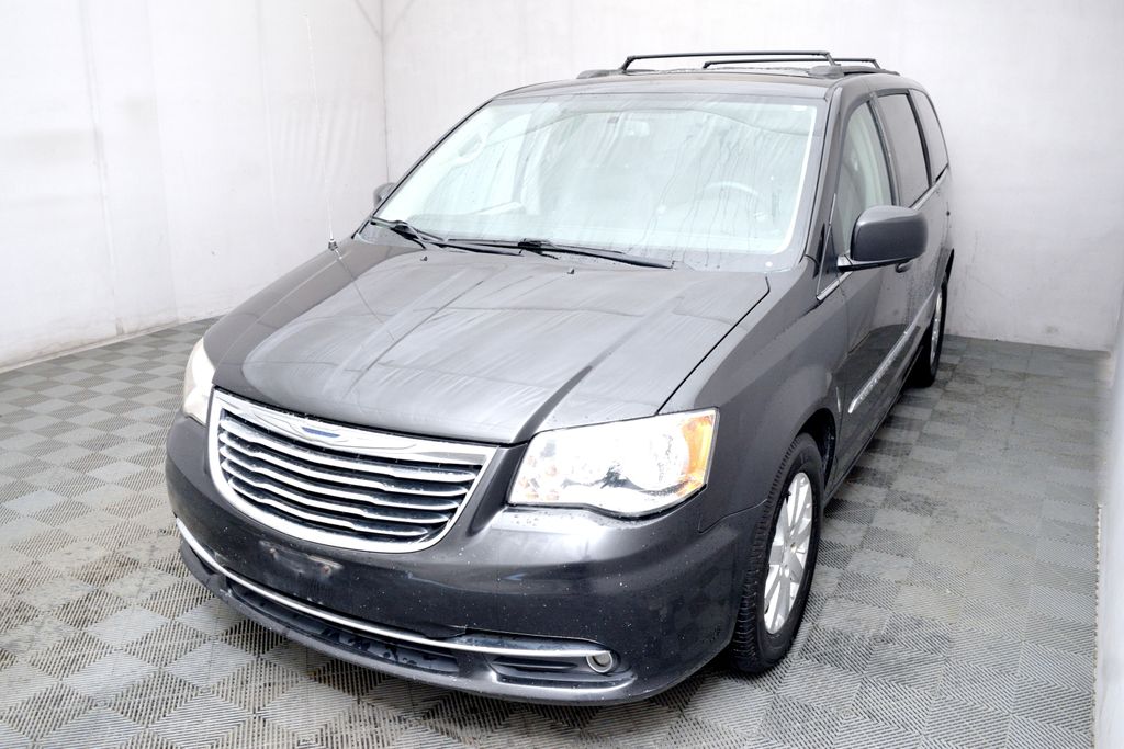 2014 Chrysler Town & Country Touring FWD