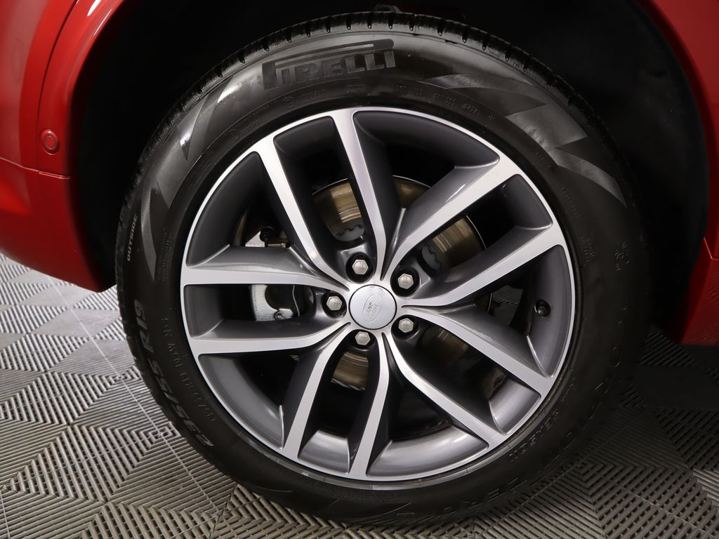 2024 Land Rover Discovery Sport S 32