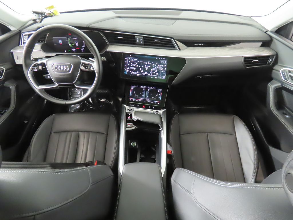 Thumbnail: 2024 Audi Q8 e-tron - 10