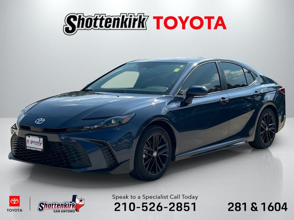 2026 Toyota Camry SE Hybrid's photo
