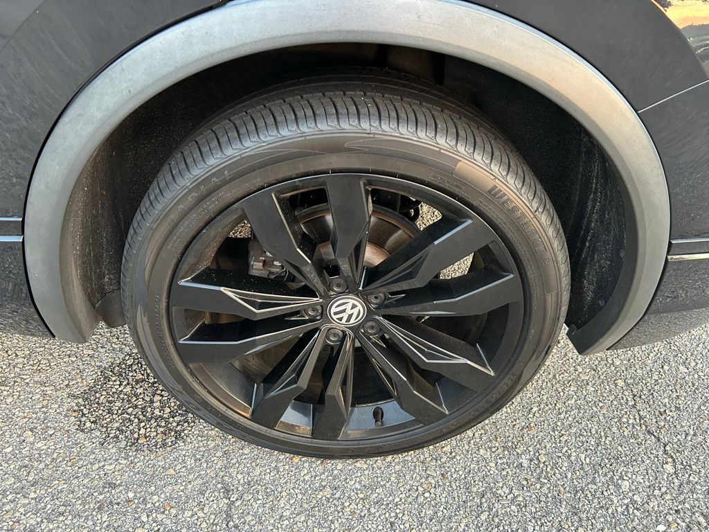 Thumbnail: 2020 Volkswagen Tiguan - 9
