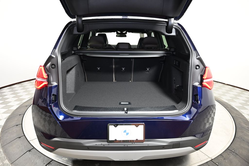 Thumbnail: 2026 BMW X3 - 10