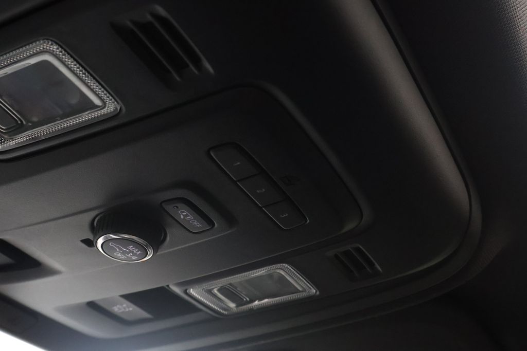 Thumbnail: 2021 Chevrolet Suburban - 31