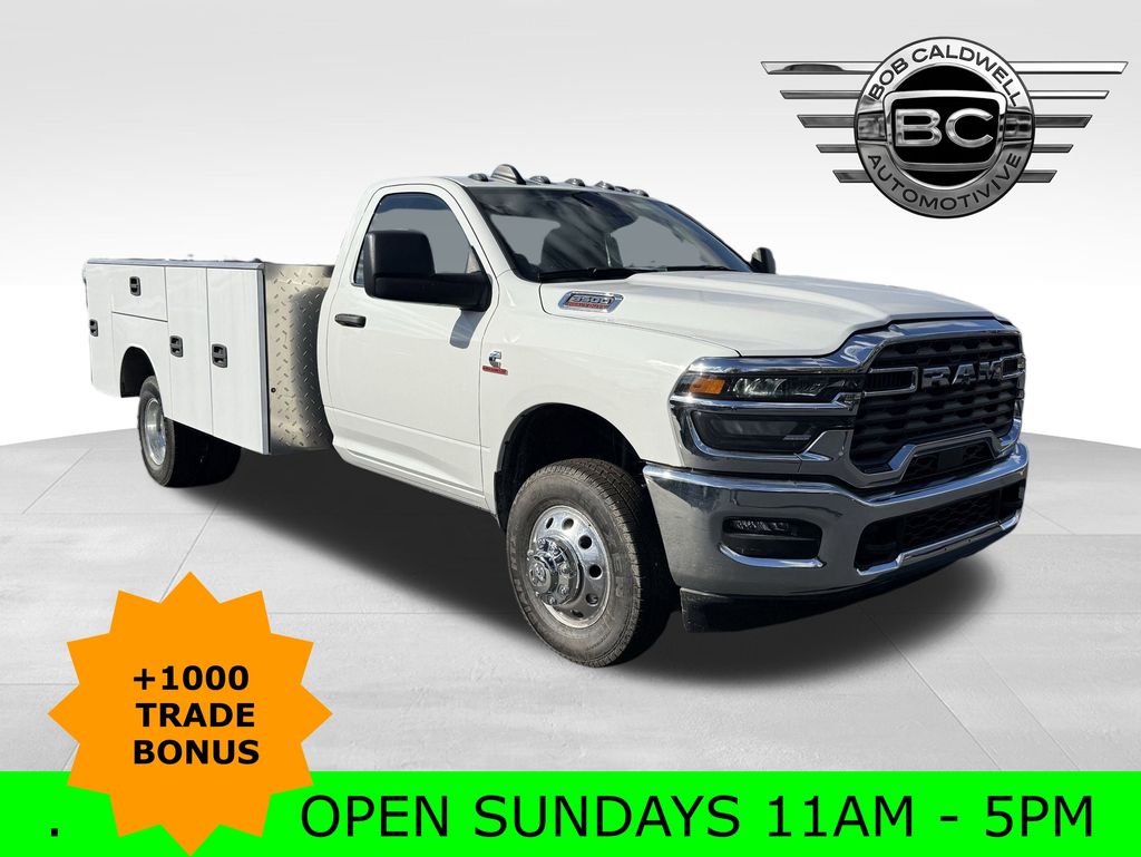 2026 RAM 3500 Chassis Tradesman Regular Cab LB DRW 4WD