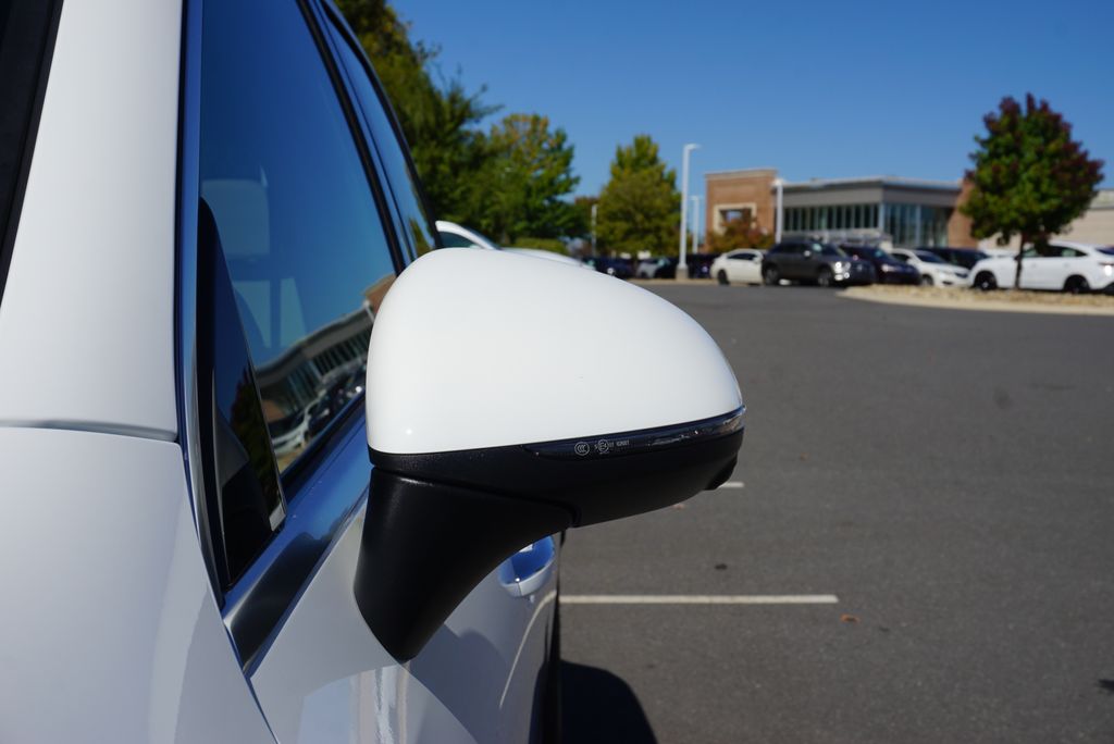 Thumbnail: 2026 Mercedes-Benz GLC - 12