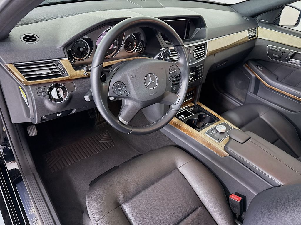 Thumbnail: 2010 Mercedes-Benz E-Class - 9