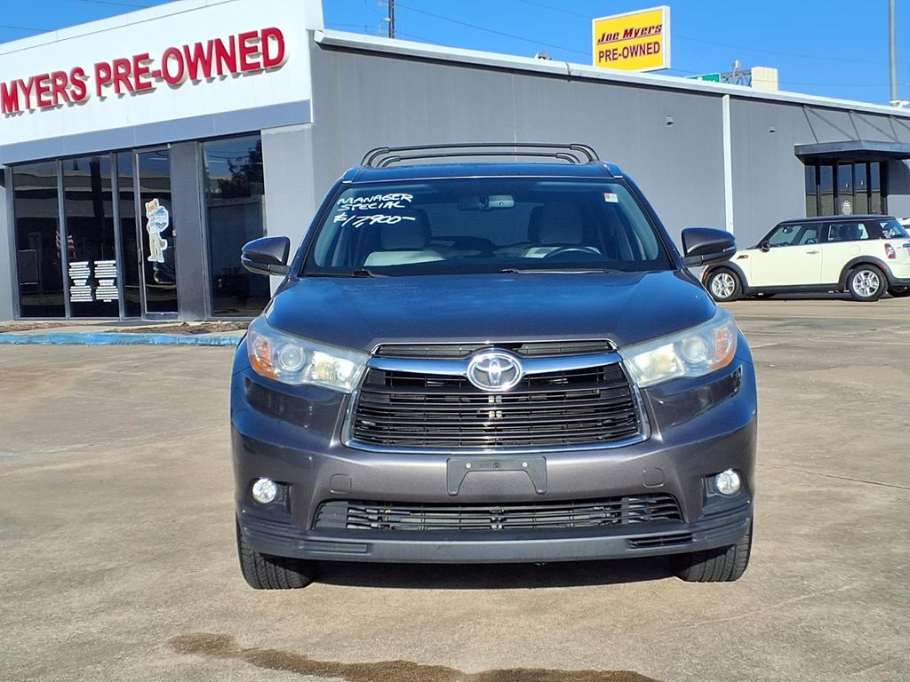 2014 Toyota Highlander XLE V6 Gray at Texan Dodge Chrysler Jeep Ram